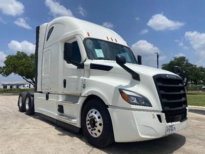 Freightliner Cascadia 126 Sleeper Semi Truck - 72" Integral Sleeper, 475HP, 12 Speed Automatic