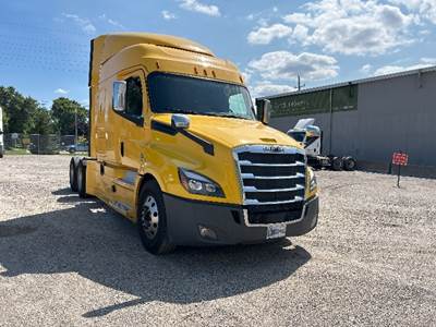 Freightliner Cascadia 126 Sleeper Semi Truck - 72" Integral Sleeper, 455HP, 12 Speed Automatic