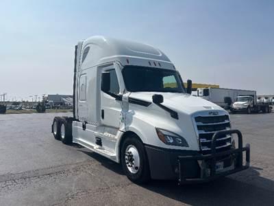 Freightliner Cascadia 126 Sleeper Semi Truck - 72" Integral Sleeper, 455HP, 12 Speed Automatic