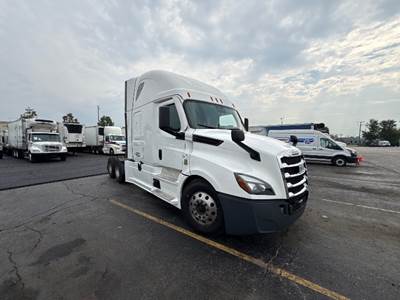 Freightliner Cascadia 126 Sleeper Semi Truck - 72" Integral Sleeper, 455HP, 12 Speed Automatic