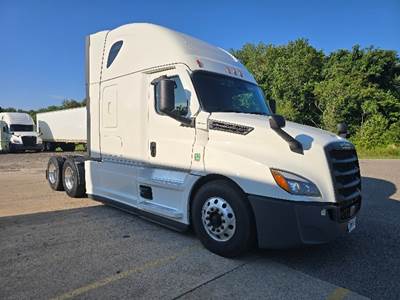 Freightliner Cascadia 126 Sleeper Semi Truck - 72" Integral Sleeper, 455HP, 12 Speed Automatic