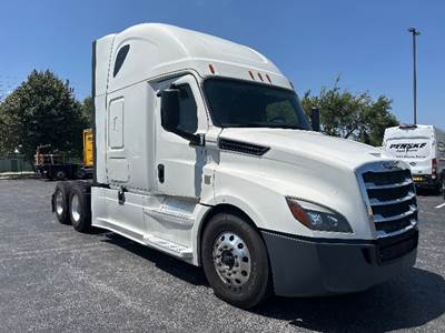 Freightliner Cascadia 126 Sleeper Semi Truck - 72" Integral Sleeper, 455HP, 12 Speed Automatic