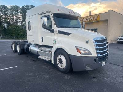 Freightliner Cascadia 126 Sleeper Semi Truck - 72" Integral Sleeper, 455HP, 12 Speed Automatic