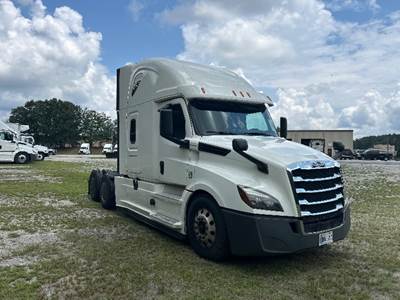 Freightliner Cascadia 126 Sleeper Semi Truck - 72" Integral Sleeper, 455HP, 12 Speed Automatic