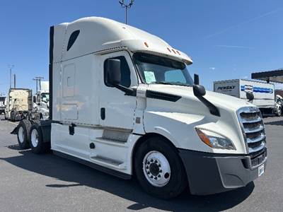 Freightliner Cascadia 126 Sleeper Semi Truck - 72" Integral Sleeper, 455HP, 12 Speed Automatic