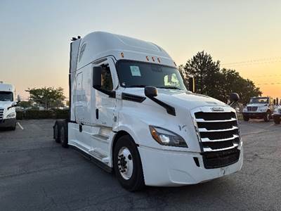 Freightliner Cascadia 126 Sleeper Semi Truck - 72" Integral Sleeper, 455HP, 12 Speed Automatic