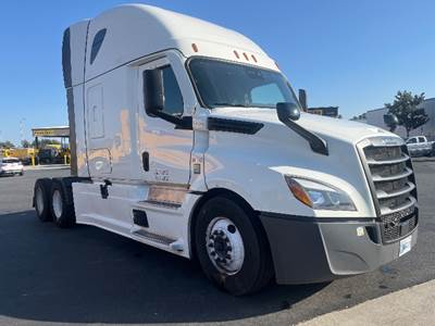 Freightliner Cascadia 126 Sleeper Semi Truck - 72" Integral Sleeper, 455HP, 12 Speed Automatic
