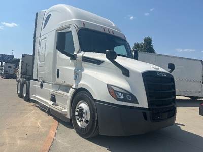 Freightliner Cascadia 126 Sleeper Semi Truck - 72" Integral Sleeper, 455HP, 12 Speed Automatic