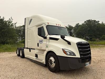 Freightliner Cascadia 126 Sleeper Semi Truck - 72" Integral Sleeper, 455HP, 12 Speed Automatic
