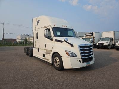 Freightliner Cascadia 126 Sleeper Semi Truck - 72" Integral Sleeper, 455HP, 12 Speed Automatic