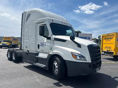 Freightliner Cascadia 126 Sleeper Semi Truck - 72" Integral Sleeper, 455HP, 12 Speed Automatic