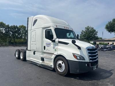 Freightliner Cascadia 126 Sleeper Semi Truck - 72" Integral Sleeper, 455HP, 12 Speed Automatic