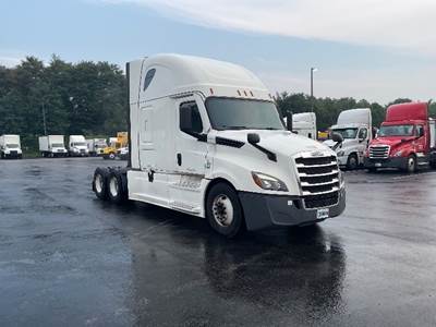 Freightliner Cascadia 126 Sleeper Semi Truck - 72" Integral Sleeper, 455HP, 12 Speed Automatic