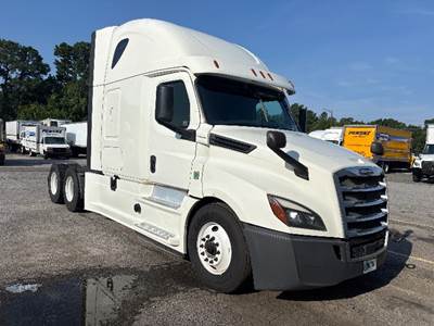 Freightliner Cascadia 126 Sleeper Semi Truck - 72" Integral Sleeper, Cummins 450HP, 13 Speed Automatic