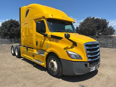 Freightliner Cascadia 126 Sleeper Semi Truck - 72" Integral Sleeper, 455HP, 12 Speed Automatic