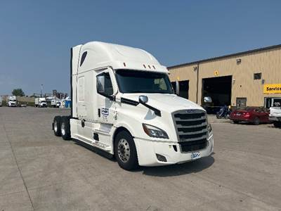 Freightliner Cascadia 126 Sleeper Semi Truck - 72" Integral Sleeper, 455HP, 12 Speed Automatic
