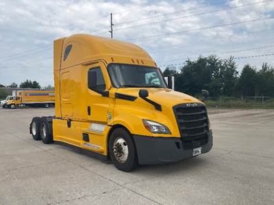 Freightliner Cascadia 126 Sleeper Semi Truck - 72" Integral Sleeper, 455HP, 12 Speed Automatic