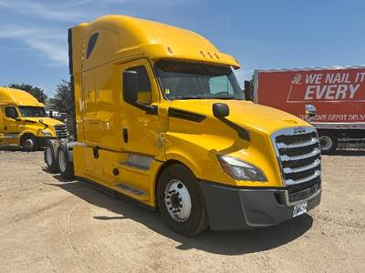 Freightliner Cascadia 126 Sleeper Semi Truck - 72" Integral Sleeper, 455HP, 12 Speed Automatic