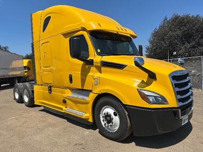 Freightliner Cascadia 126 Sleeper Semi Truck - 72" Integral Sleeper, 455HP, 12 Speed Automatic