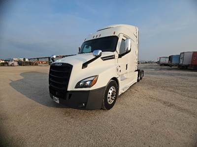 Freightliner Cascadia 126 Sleeper Semi Truck - 72" Integral Sleeper, 450HP, 12 Speed Automatic
