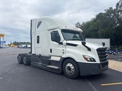 Freightliner Cascadia 126 Sleeper Semi Truck - 72" Integral Sleeper, 455HP, 10 Speed Manual