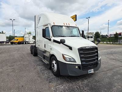 Freightliner Cascadia 126 Sleeper Semi Truck - 72" Integral Sleeper, 450HP, 12 Speed Automatic