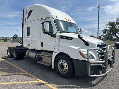 Freightliner Cascadia 126 Sleeper Semi Truck - 72" Integral Sleeper, 475HP, 13 Speed Manual