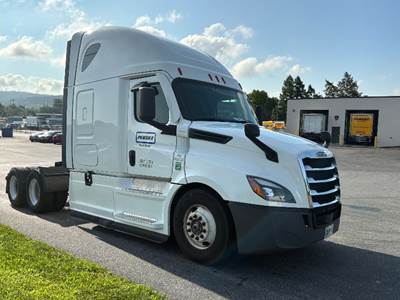 Freightliner Cascadia 126 Sleeper Semi Truck - 72" Integral Sleeper, 455HP, 12 Speed Automatic