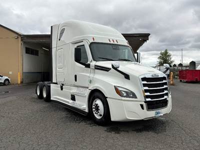 Freightliner Cascadia 126 Sleeper Semi Truck - 72" Integral Sleeper, 455HP, 12 Speed Automatic