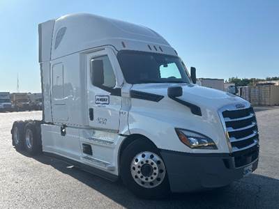 Freightliner Cascadia 126 Sleeper Semi Truck - 72" Integral Sleeper, 455HP, 12 Speed Automatic