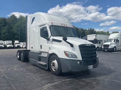 Freightliner Cascadia 126 Sleeper Semi Truck - 72" Integral Sleeper, 450HP, 12 Speed Automatic
