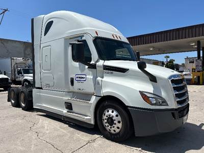 Freightliner Cascadia 126 Sleeper Semi Truck - 72" Integral Sleeper, 400HP, 12 Speed Automatic