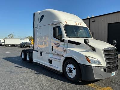 Freightliner Cascadia 126 Sleeper Semi Truck - 72" Integral Sleeper, 455HP, 12 Speed Automatic