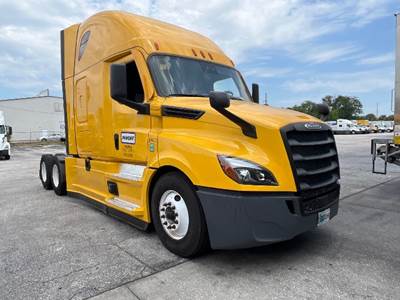 Freightliner Cascadia 126 Sleeper Semi Truck - 72" Integral Sleeper, 455HP, 12 Speed Automatic