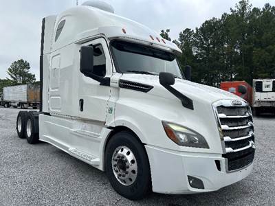 Freightliner Cascadia 126 Sleeper Semi Truck - 72" Integral Sleeper, 505HP, 10 Speed Manual