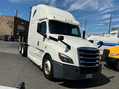 Freightliner Cascadia 126 Sleeper Semi Truck - 72" Integral Sleeper, 455HP, 12 Speed Automatic