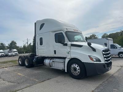 Freightliner Cascadia 126 Sleeper Semi Truck - 72" Integral Sleeper, 450HP, 12 Speed Automatic