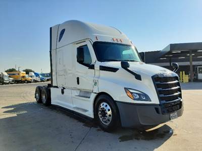 Freightliner Cascadia 126 Sleeper Semi Truck - 72" Integral Sleeper, 455HP, 12 Speed Automatic
