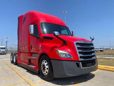 Freightliner Cascadia 126 Sleeper Semi Truck - 72" Integral Sleeper, 455HP, 12 Speed Automatic
