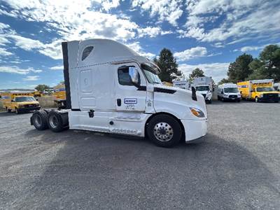 Freightliner Cascadia 126 Sleeper Semi Truck - 72" Integral Sleeper, 455HP, 12 Speed Automatic