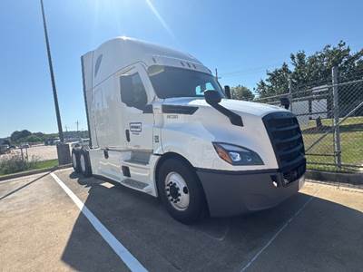 Freightliner Cascadia 126 Sleeper Semi Truck - 72" Integral Sleeper, 455HP, 12 Speed Automatic