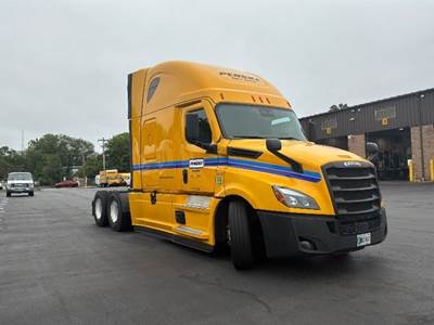 Freightliner Cascadia 126 Sleeper Semi Truck - 72" Integral Sleeper, 455HP, 12 Speed Automatic