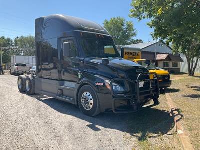 Freightliner Cascadia 126 Sleeper Semi Truck - 72" Integral Sleeper, 475HP, 12 Speed Automatic