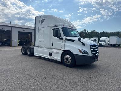 Freightliner Cascadia 126 Sleeper Semi Truck - 72" Integral Sleeper, 455HP, 12 Speed Automatic