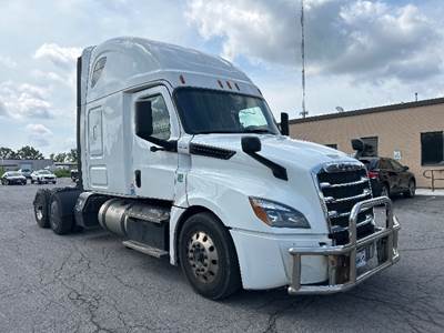 Freightliner Cascadia 126 Sleeper Semi Truck - 72" Integral Sleeper, Cummins 450HP, 10 Speed Automatic