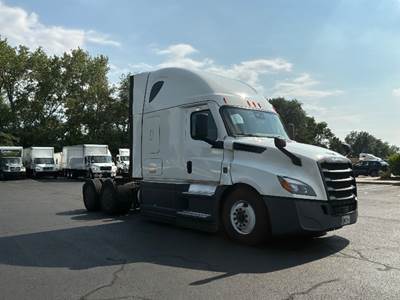 Freightliner Cascadia 126 Sleeper Semi Truck - 72" Integral Sleeper, 450HP, 12 Speed Automatic