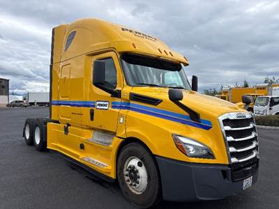 Freightliner Cascadia 126 Sleeper Semi Truck - 72" Integral Sleeper, 455HP, 12 Speed Automatic