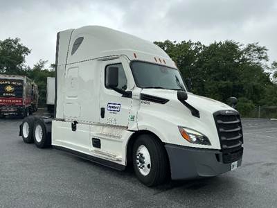 Freightliner Cascadia 126 Sleeper Semi Truck - 72" Integral Sleeper, 455HP, 12 Speed Automatic