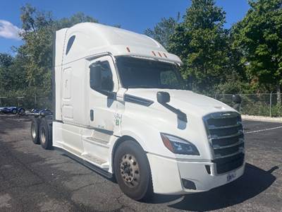 Freightliner Cascadia 126 Sleeper Semi Truck - 72" Integral Sleeper, 505HP, 10 Speed Manual