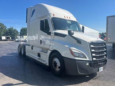 Freightliner Cascadia 126 Sleeper Semi Truck - 72" Integral Sleeper, 455HP, 12 Speed Automatic